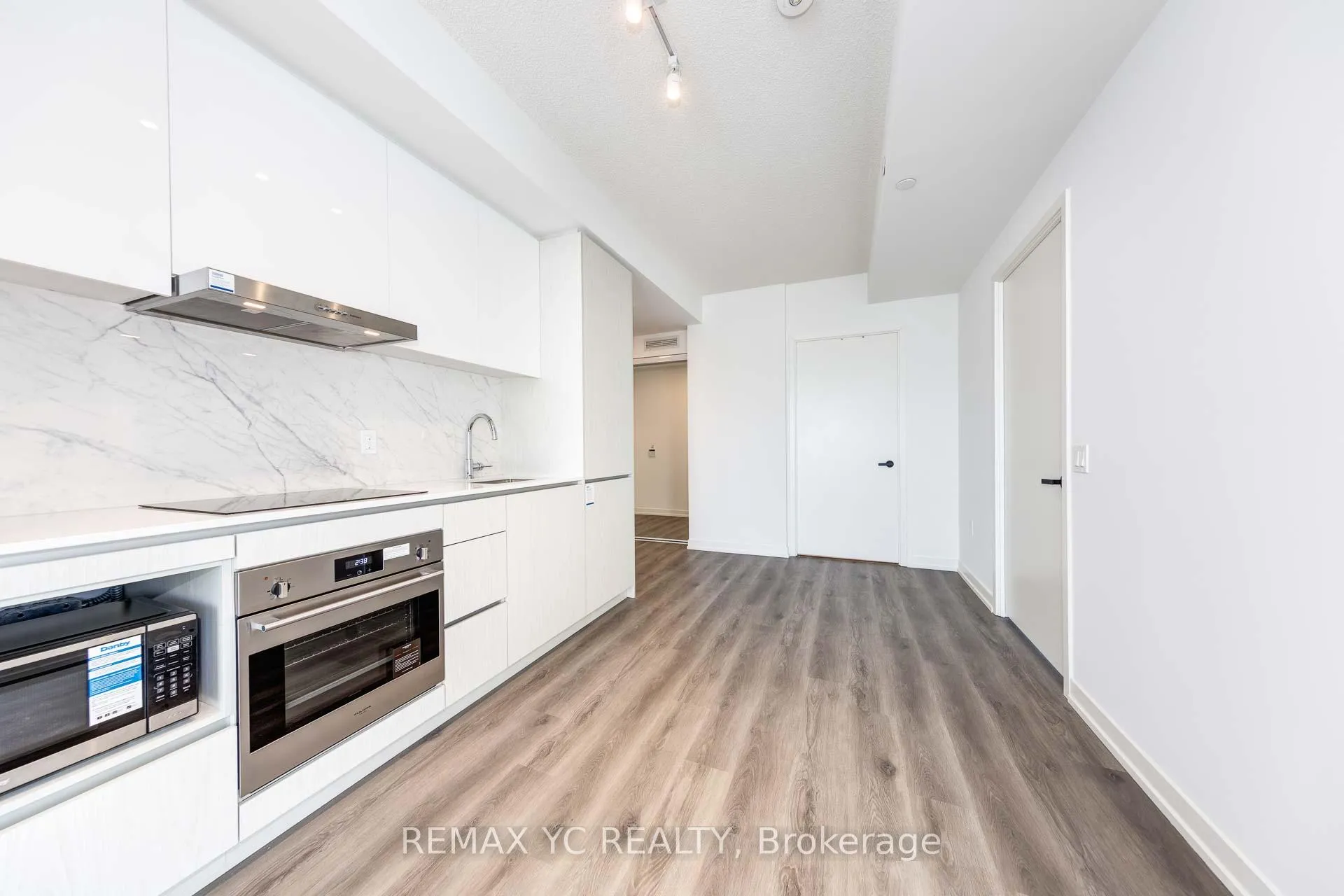 Photo 9 of Unit 3910, 28 Interchange Way, Vaughan, Vaughan Corporate Centre — HOMEH