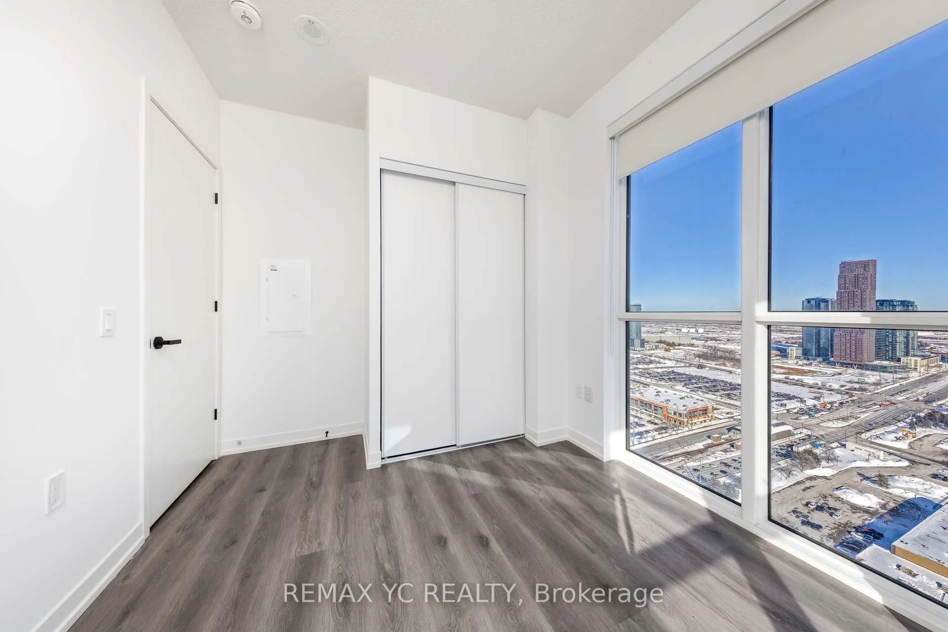 Photo 18 of Unit 3910, 28 Interchange Way, Vaughan, Vaughan Corporate Centre — HOMEH
