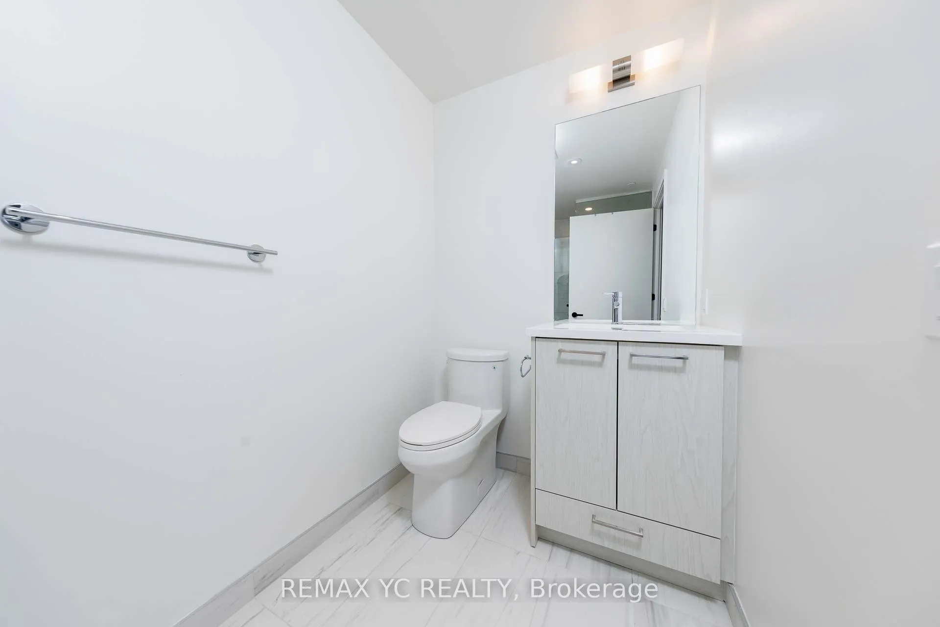 Photo 20 of Unit 3910, 28 Interchange Way, Vaughan, Vaughan Corporate Centre — HOMEH