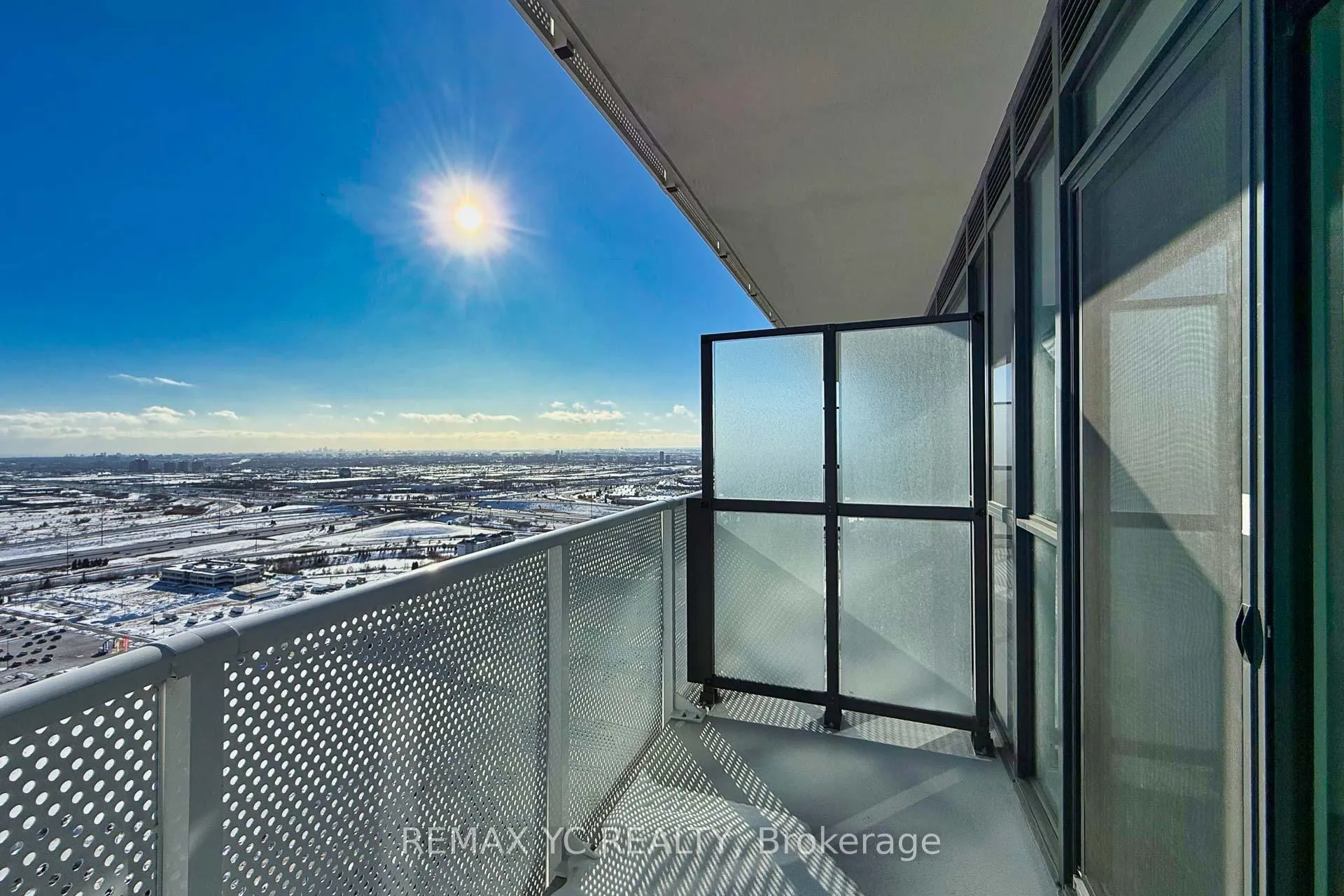 Photo 23 of Unit 3910, 28 Interchange Way, Vaughan, Vaughan Corporate Centre — HOMEH