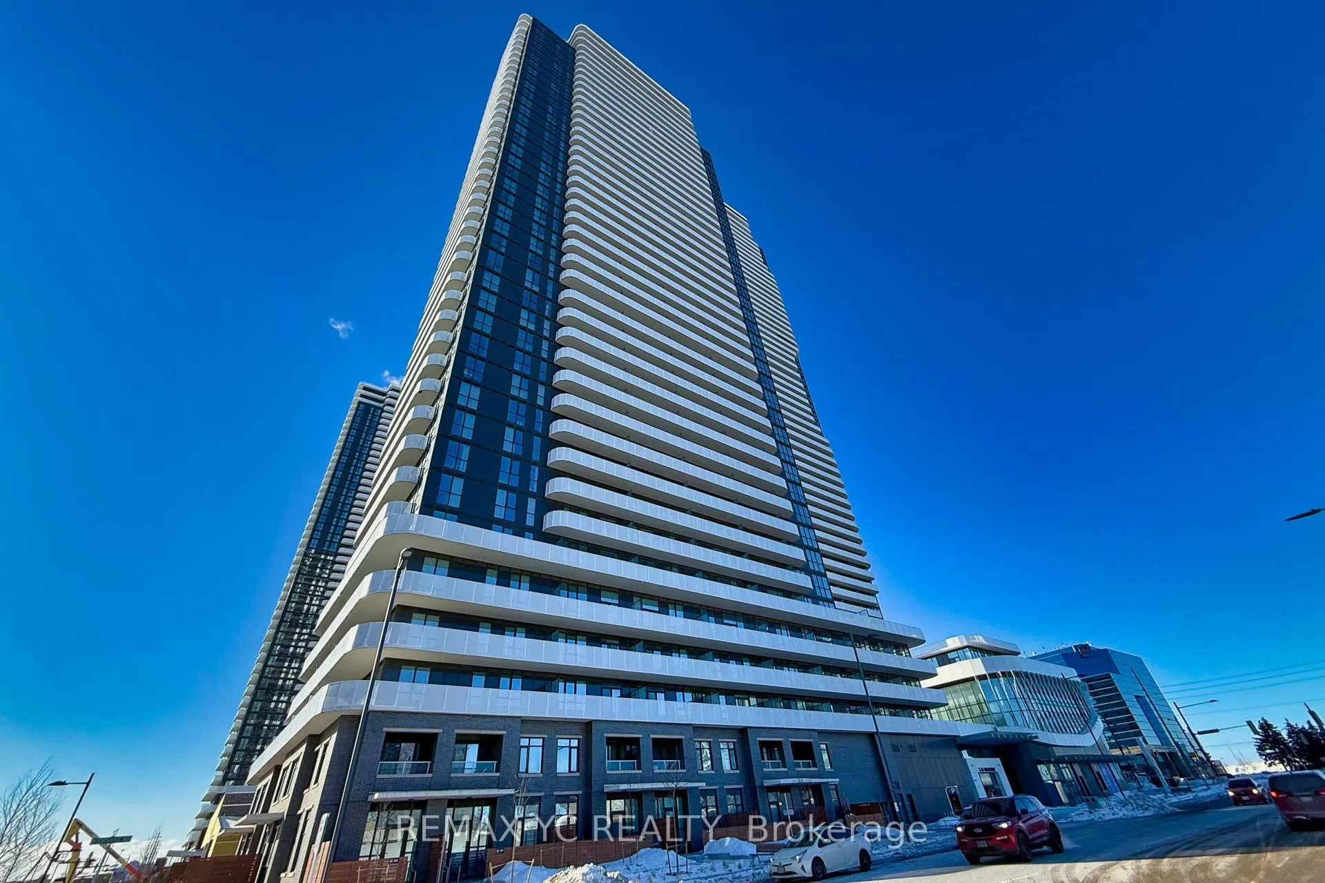 Photo 1 of Unit 3910, 28 Interchange Way, Vaughan, Vaughan Corporate Centre — HOMEH