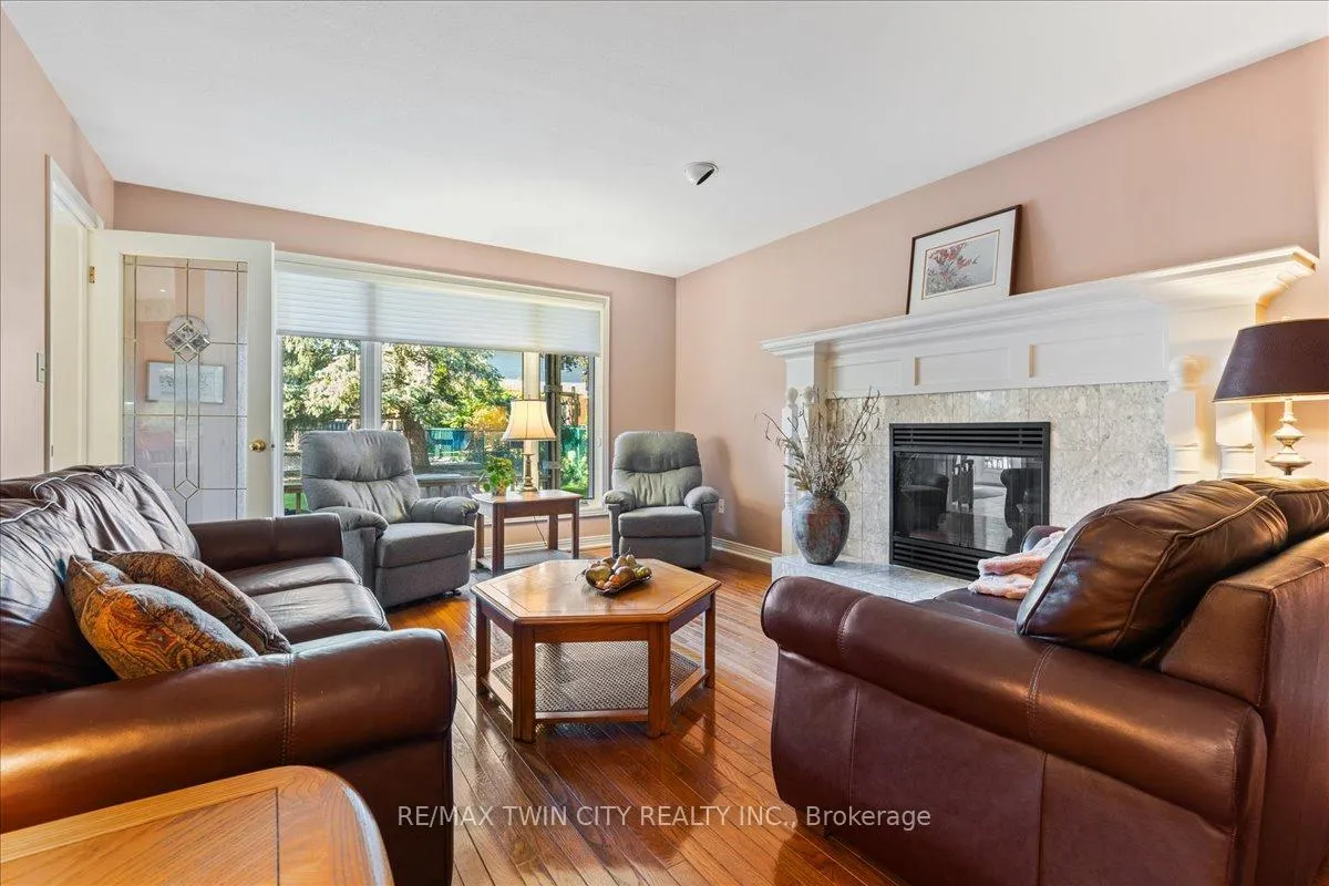Photo 16 of 599 Stonebury Crescent, Waterloo — HOMEH