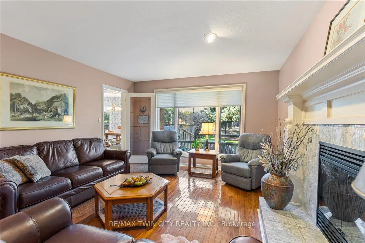 Photo 18 of 599 Stonebury Crescent, Waterloo — HOMEH