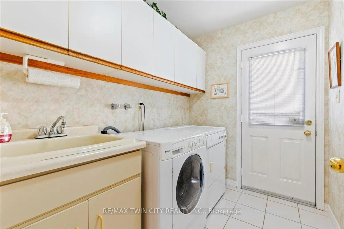 Photo 20 of 599 Stonebury Crescent, Waterloo — HOMEH