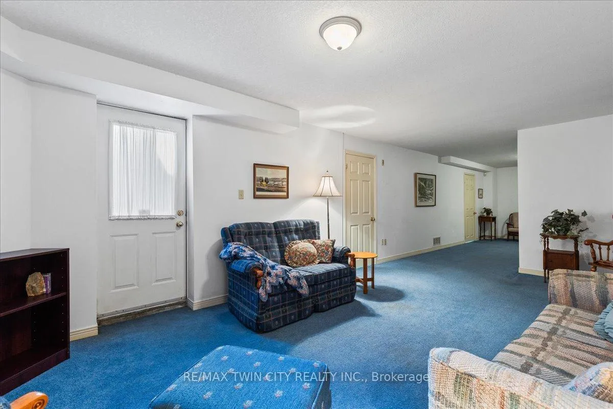Photo 33 of 599 Stonebury Crescent, Waterloo — HOMEH