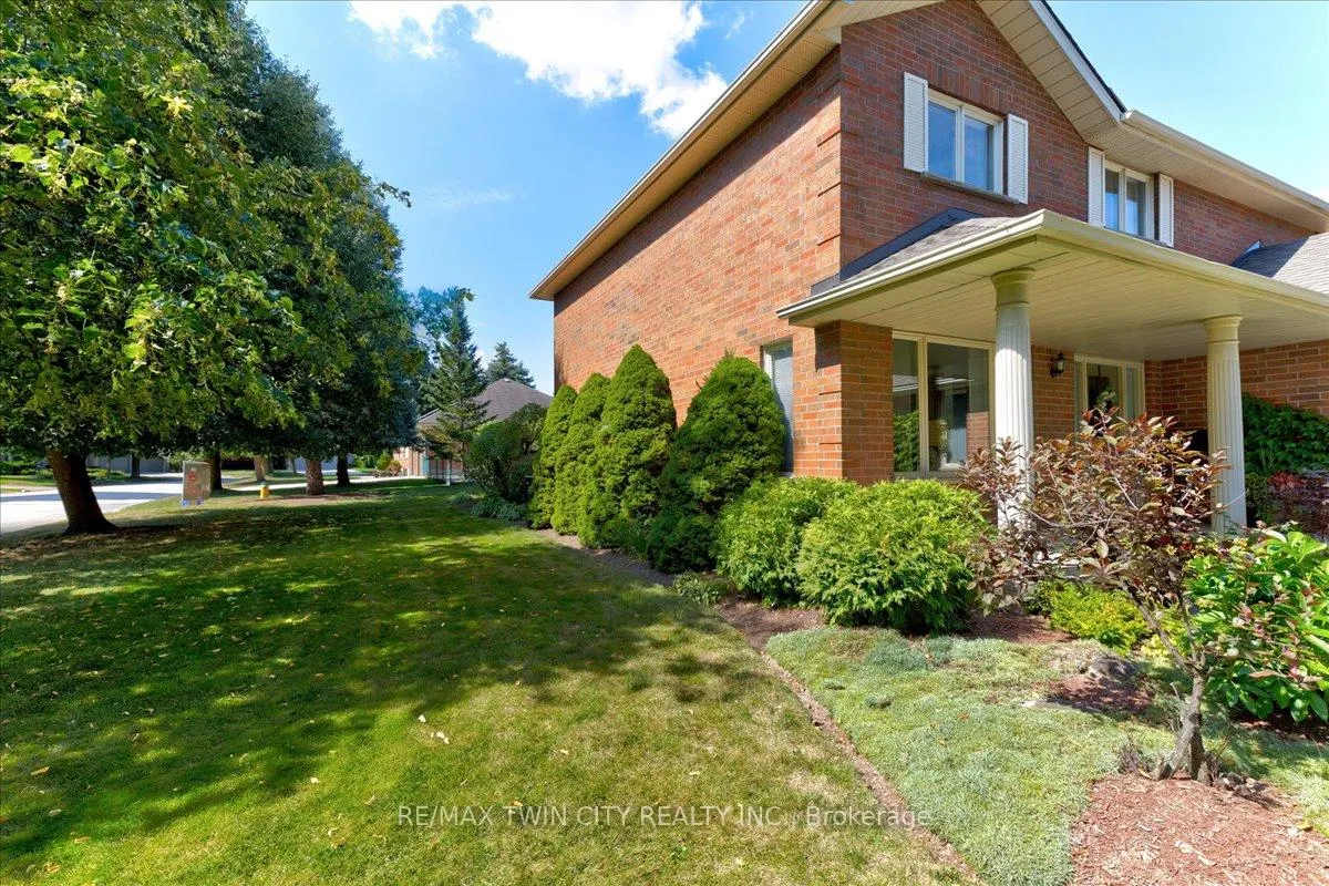 Photo 36 of 599 Stonebury Crescent, Waterloo — HOMEH