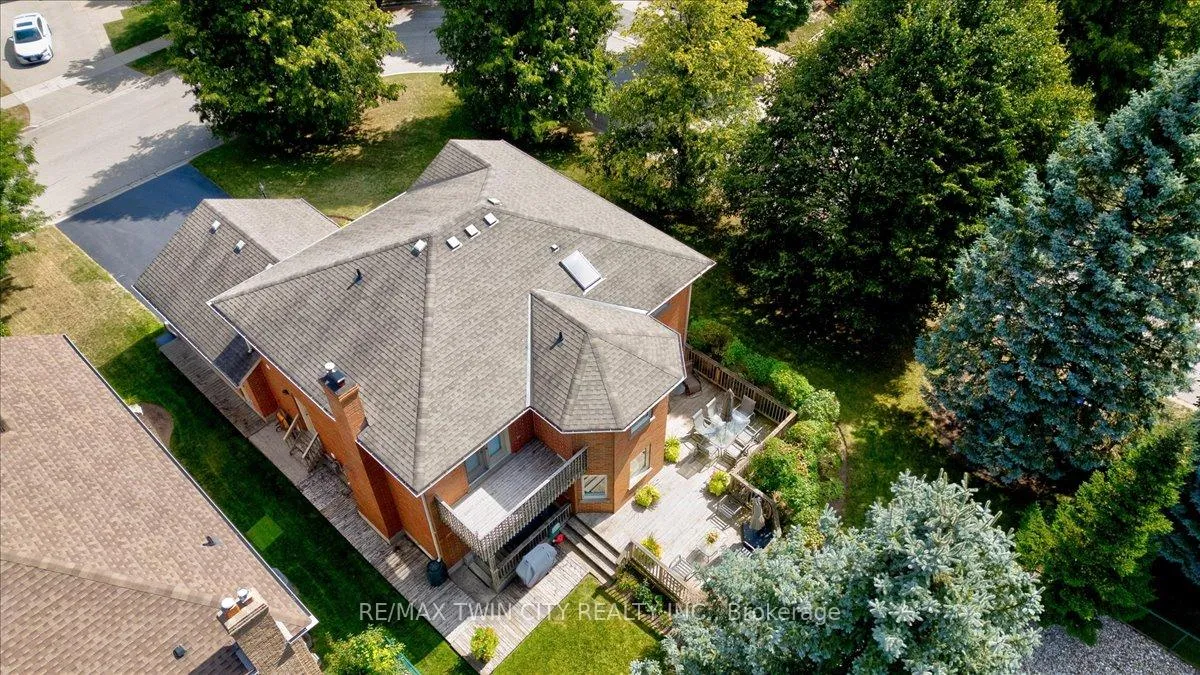 Photo 40 of 599 Stonebury Crescent, Waterloo — HOMEH