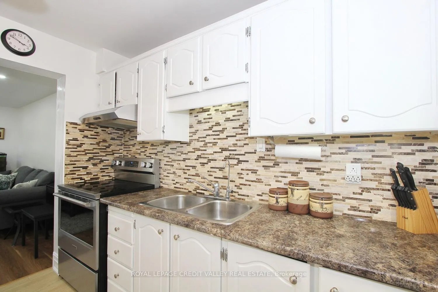 Photo 7 of Unit 36, 45 Hansen Road, Brampton, Queen Street Corridor — HOMEH