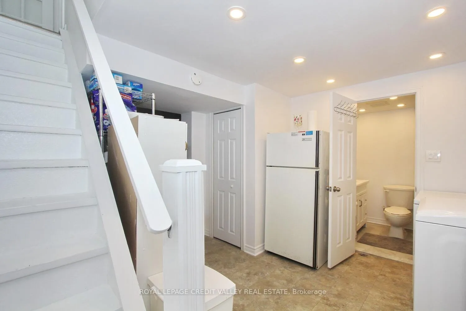 Photo 30 of Unit 36, 45 Hansen Road, Brampton, Queen Street Corridor — HOMEH