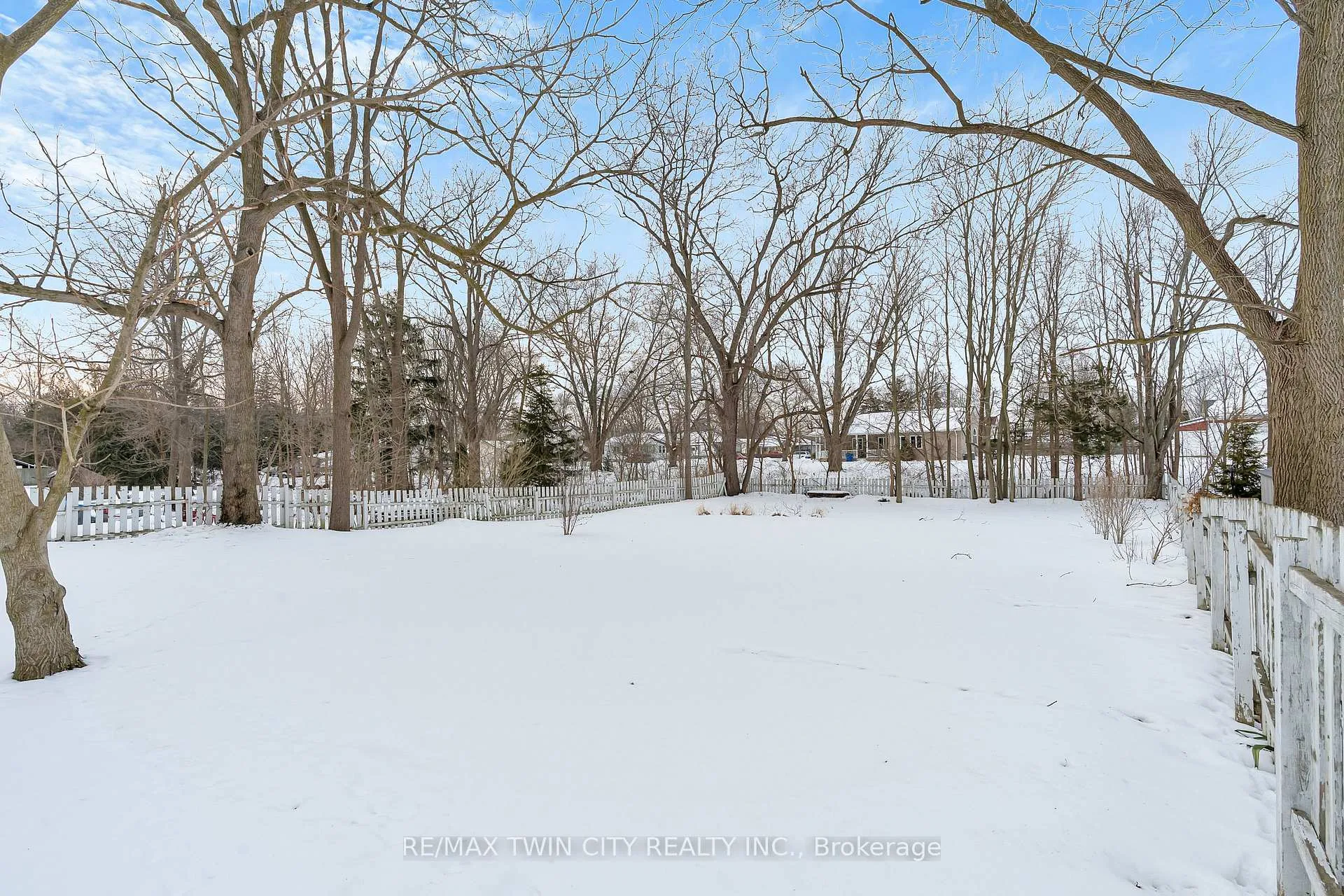 Photo 40 of 4 Sherman Street, Chatham-Kent, Camden — HOMEH