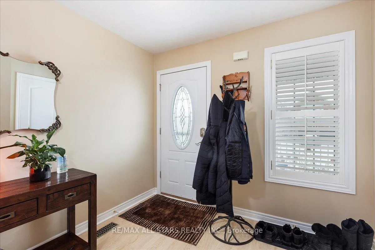 Photo 9 of 56 Ian Drive, Georgina, Keswick South — HOMEH