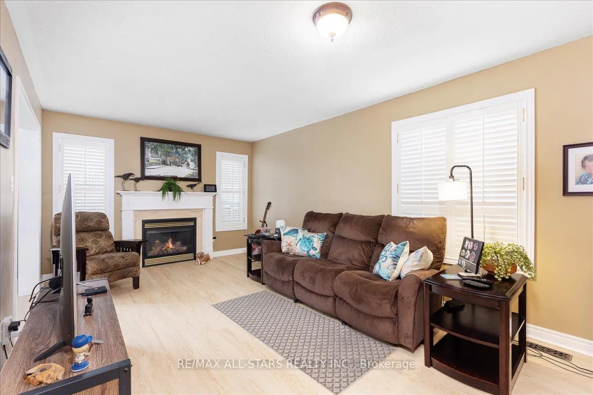 Photo 14 of 56 Ian Drive, Georgina, Keswick South — HOMEH
