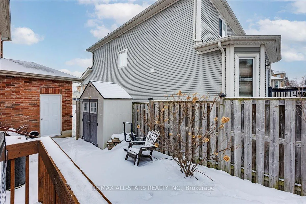 Photo 37 of 56 Ian Drive, Georgina, Keswick South — HOMEH