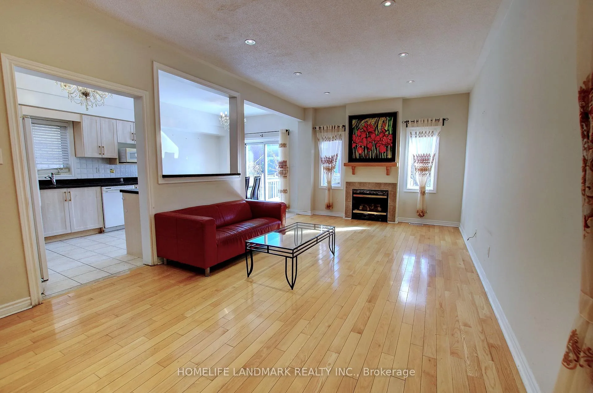 Photo 2 of 10 Whistler Court, Markham, Milliken Mills West — HOMEH