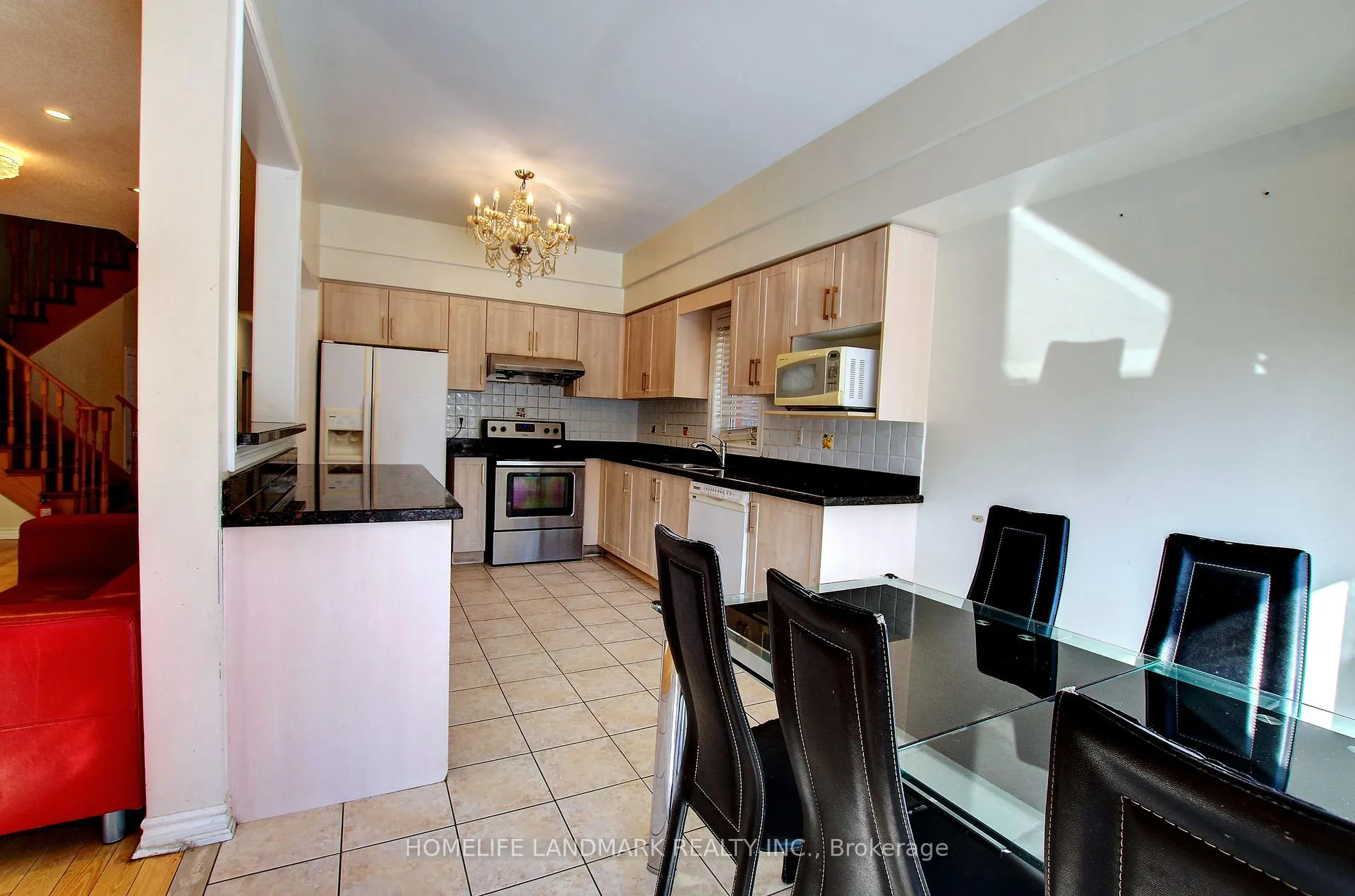 Photo 6 of 10 Whistler Court, Markham, Milliken Mills West — HOMEH