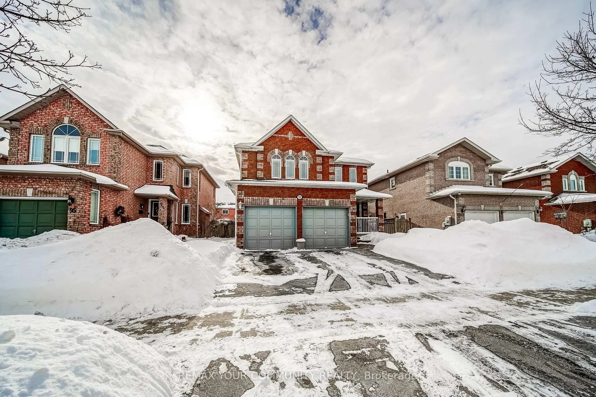 Photo 2 of 93 Amberview Drive, Georgina, Keswick South — HOMEH