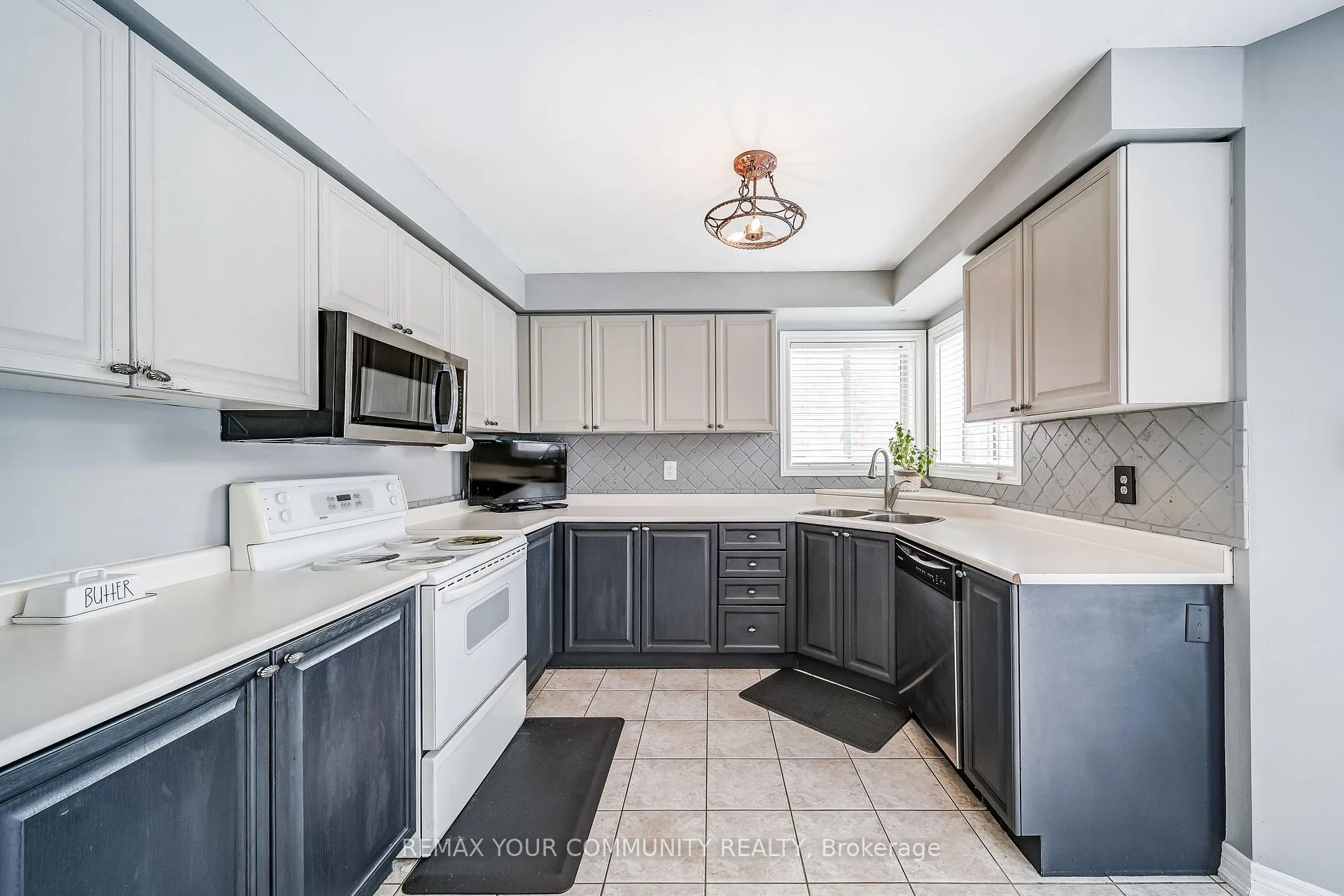 Photo 13 of 93 Amberview Drive, Georgina, Keswick South — HOMEH
