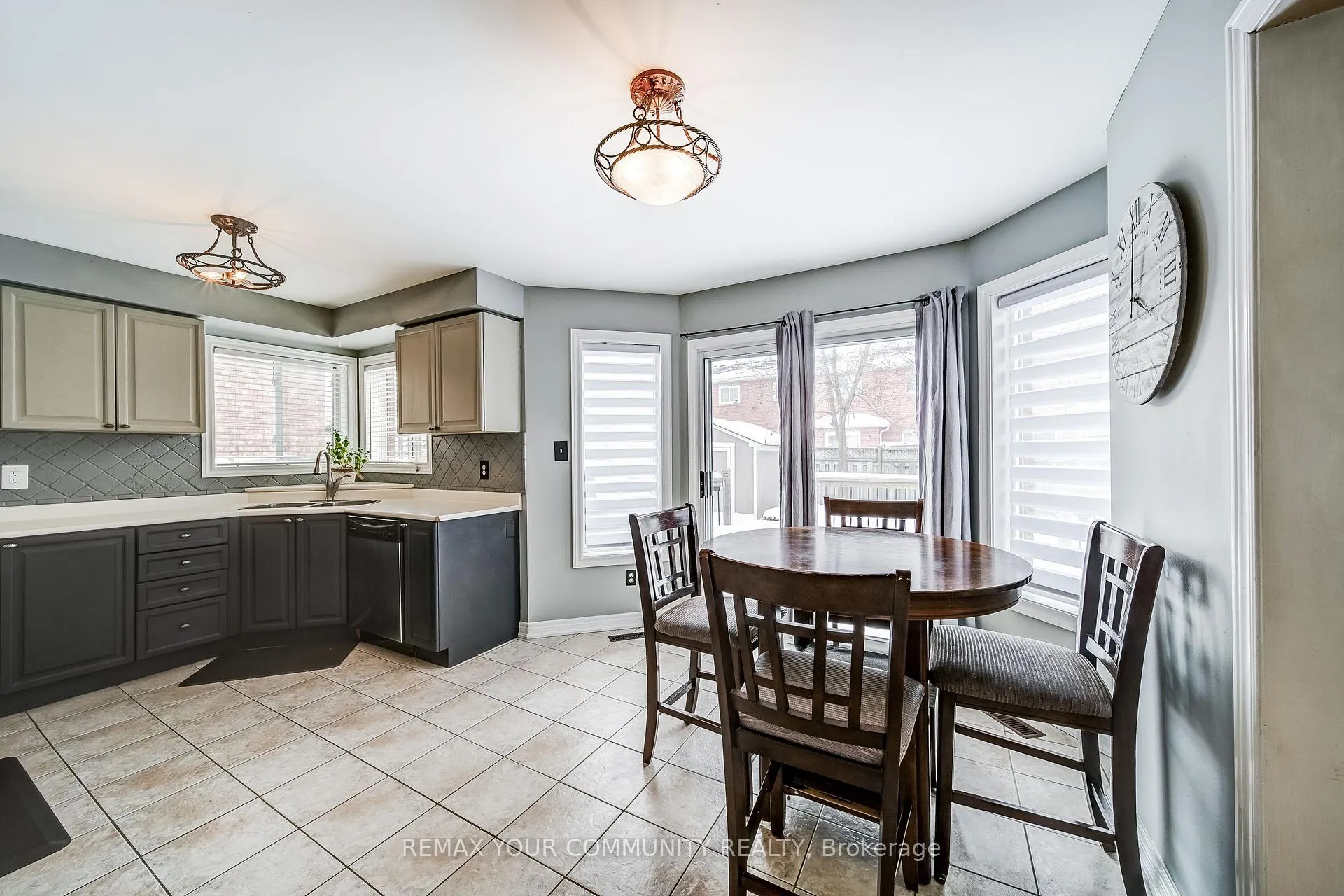 Photo 40 of 93 Amberview Drive, Georgina, Keswick South — HOMEH