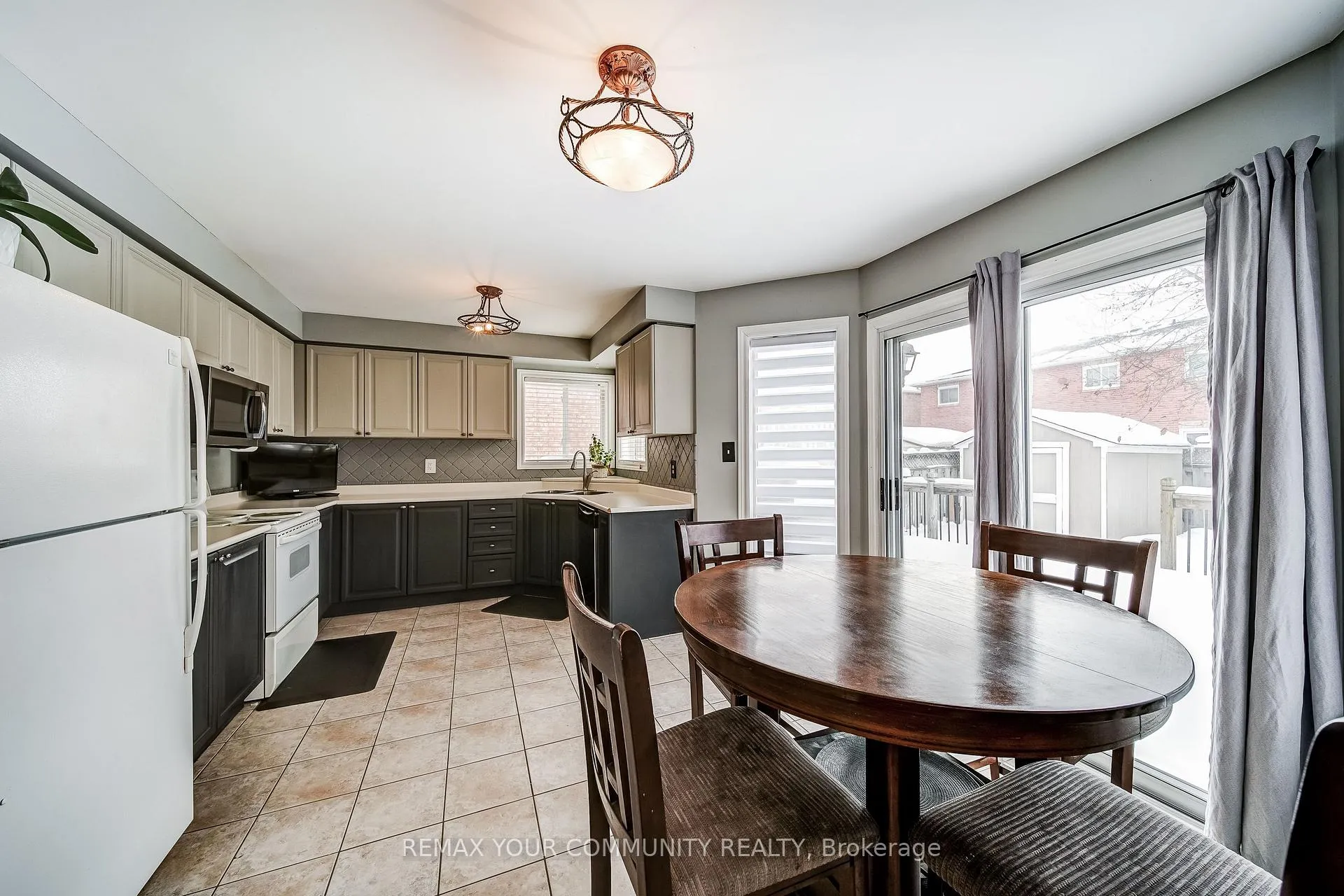 Photo 47 of 93 Amberview Drive, Georgina, Keswick South — HOMEH