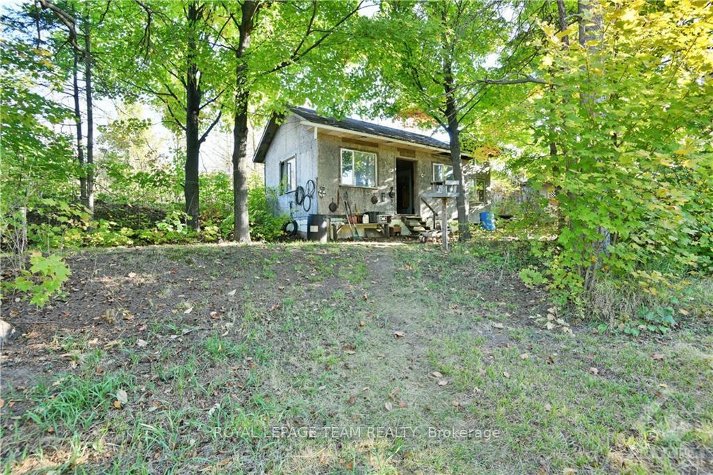 Photo 8 of 1121 Brae-Loch Road, McNab/Braeside, Mcnab/Braeside Twps — HOMEH