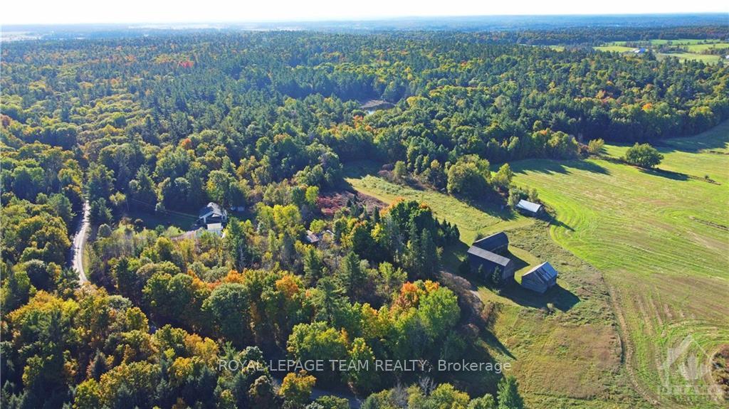 Photo 15 of 1121 Brae-Loch Road, McNab/Braeside, Mcnab/Braeside Twps — HOMEH