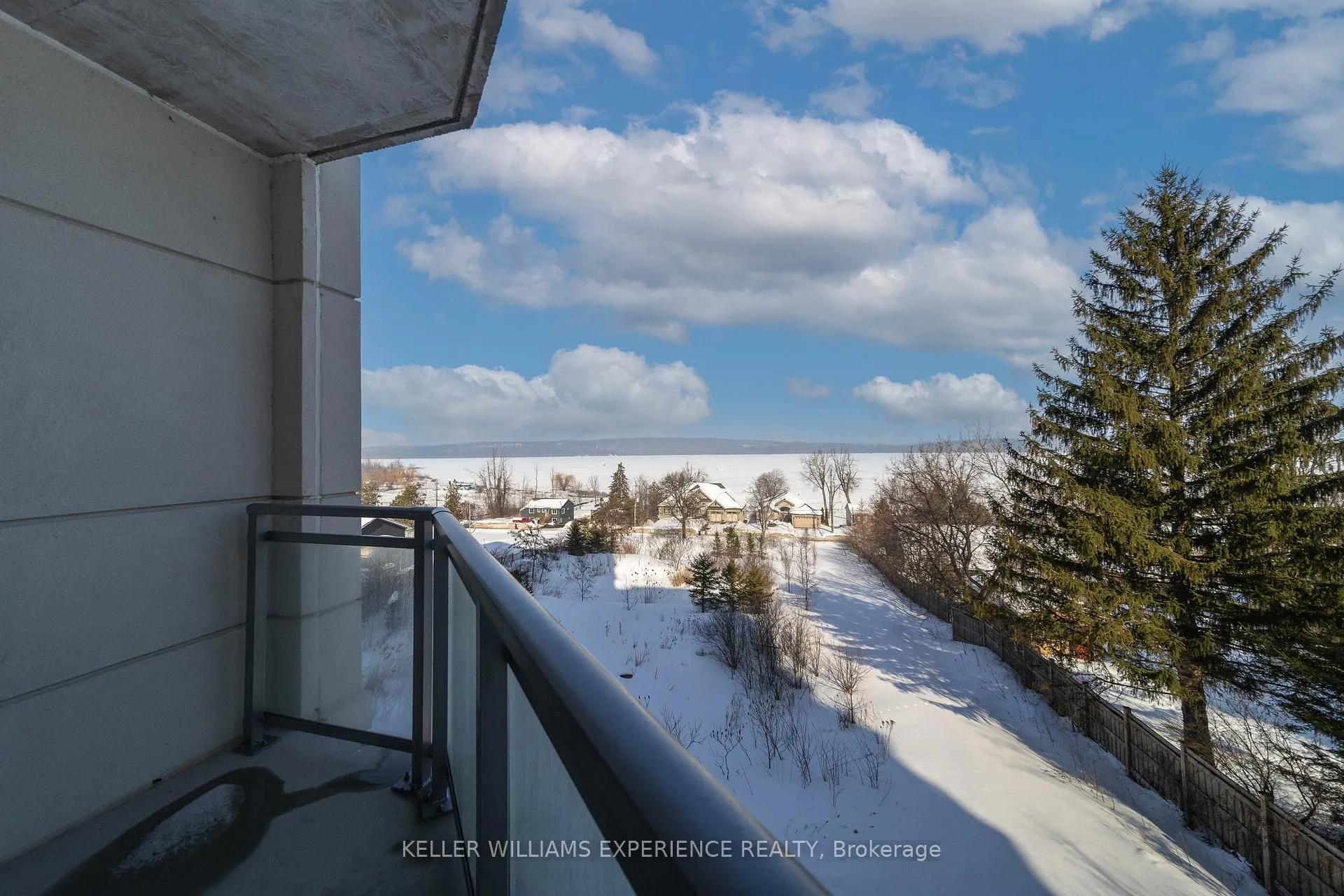 Photo 8 of Unit 206, 56 Lakeside Terrace, Barrie, Little Lake — HOMEH
