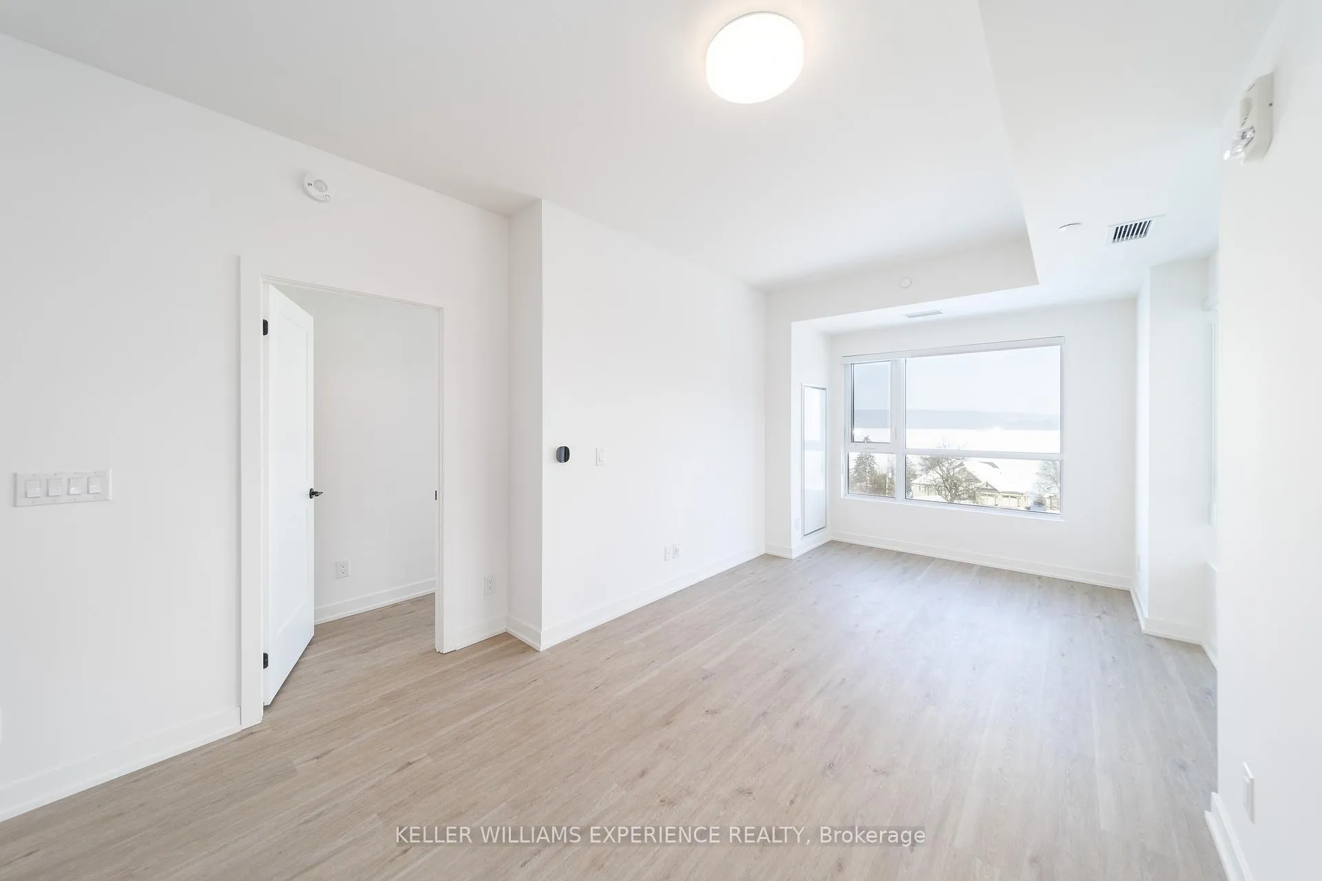 Photo 9 of Unit 206, 56 Lakeside Terrace, Barrie, Little Lake — HOMEH