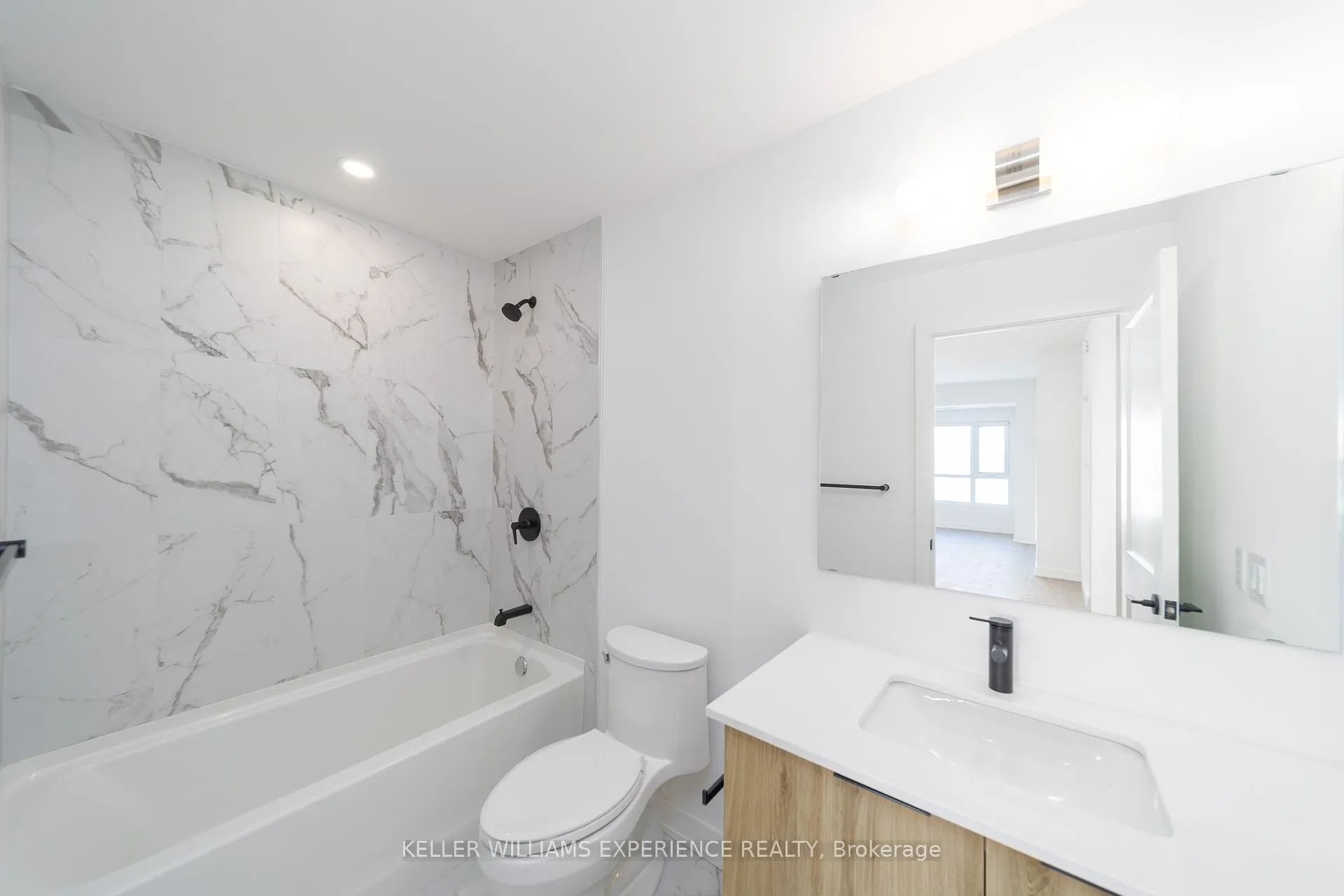 Photo 11 of Unit 206, 56 Lakeside Terrace, Barrie, Little Lake — HOMEH