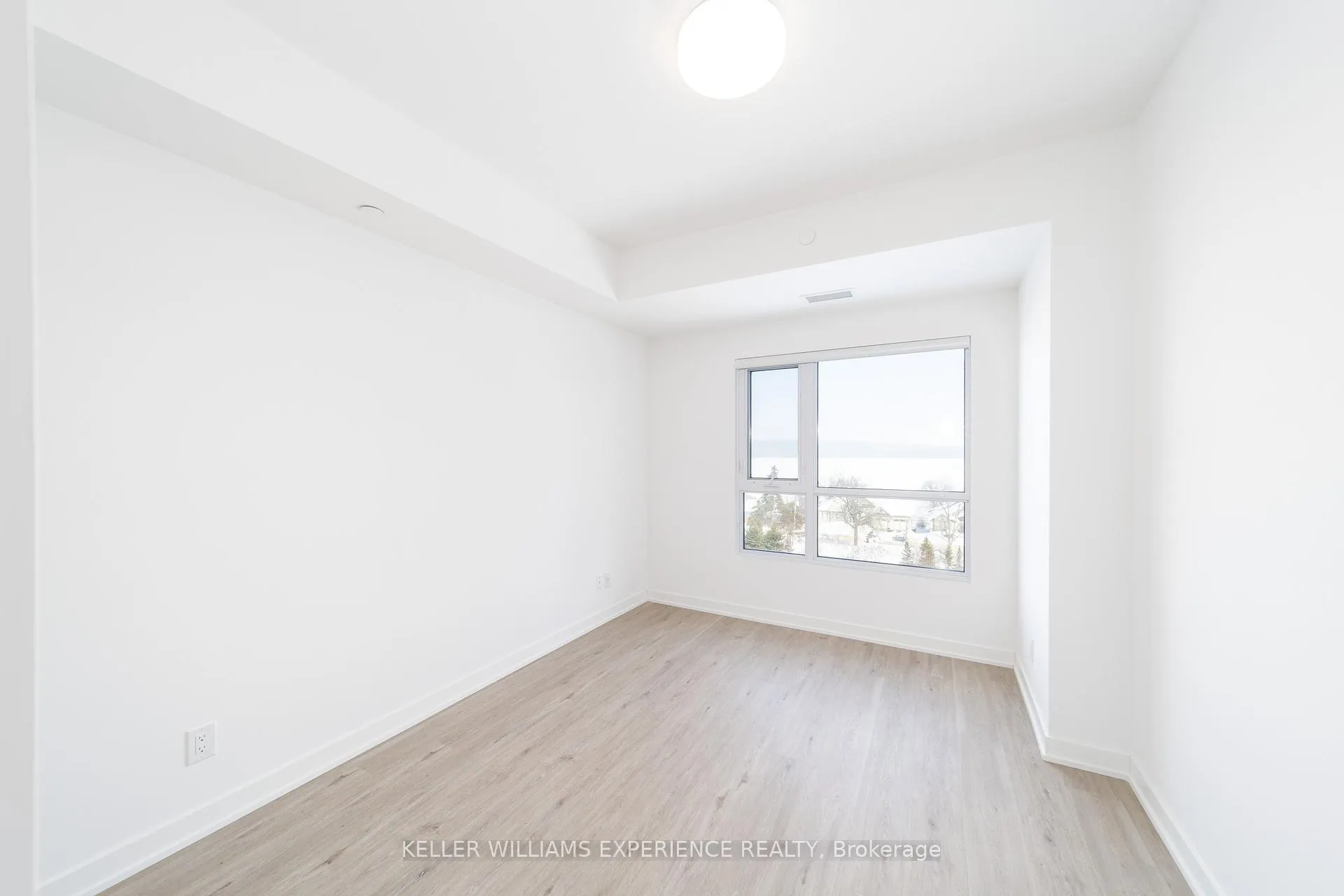 Photo 12 of Unit 206, 56 Lakeside Terrace, Barrie, Little Lake — HOMEH