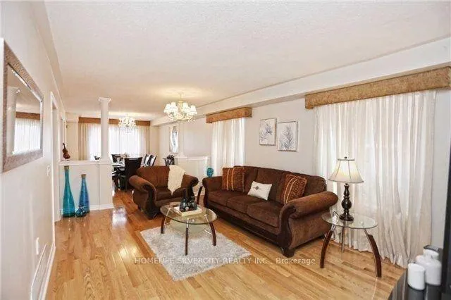 Photo 3 of Unit Upper, 26 Slessor Lane, Brampton, Bram East — HOMEH