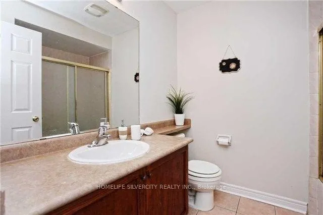 Photo 13 of Unit Upper, 26 Slessor Lane, Brampton, Bram East — HOMEH