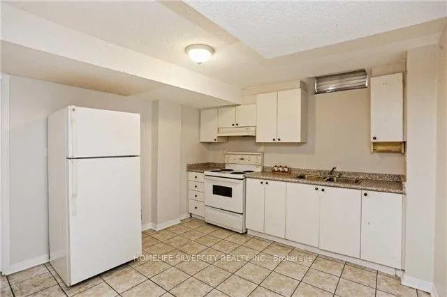 Photo 15 of Unit Upper, 26 Slessor Lane, Brampton, Bram East — HOMEH