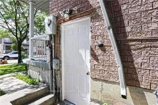 Photo 19 of Unit Upper, 26 Slessor Lane, Brampton, Bram East — HOMEH