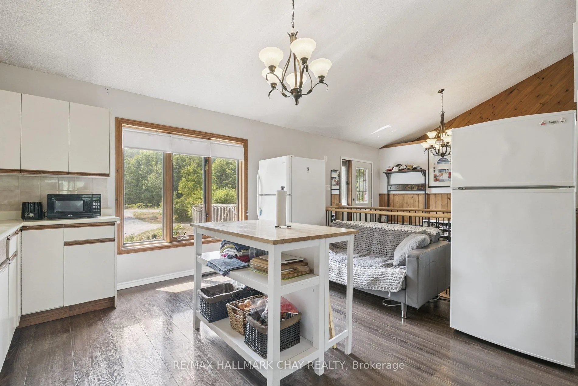 Photo 8 of 7521 County Road 10, Essa, Angus — HOMEH