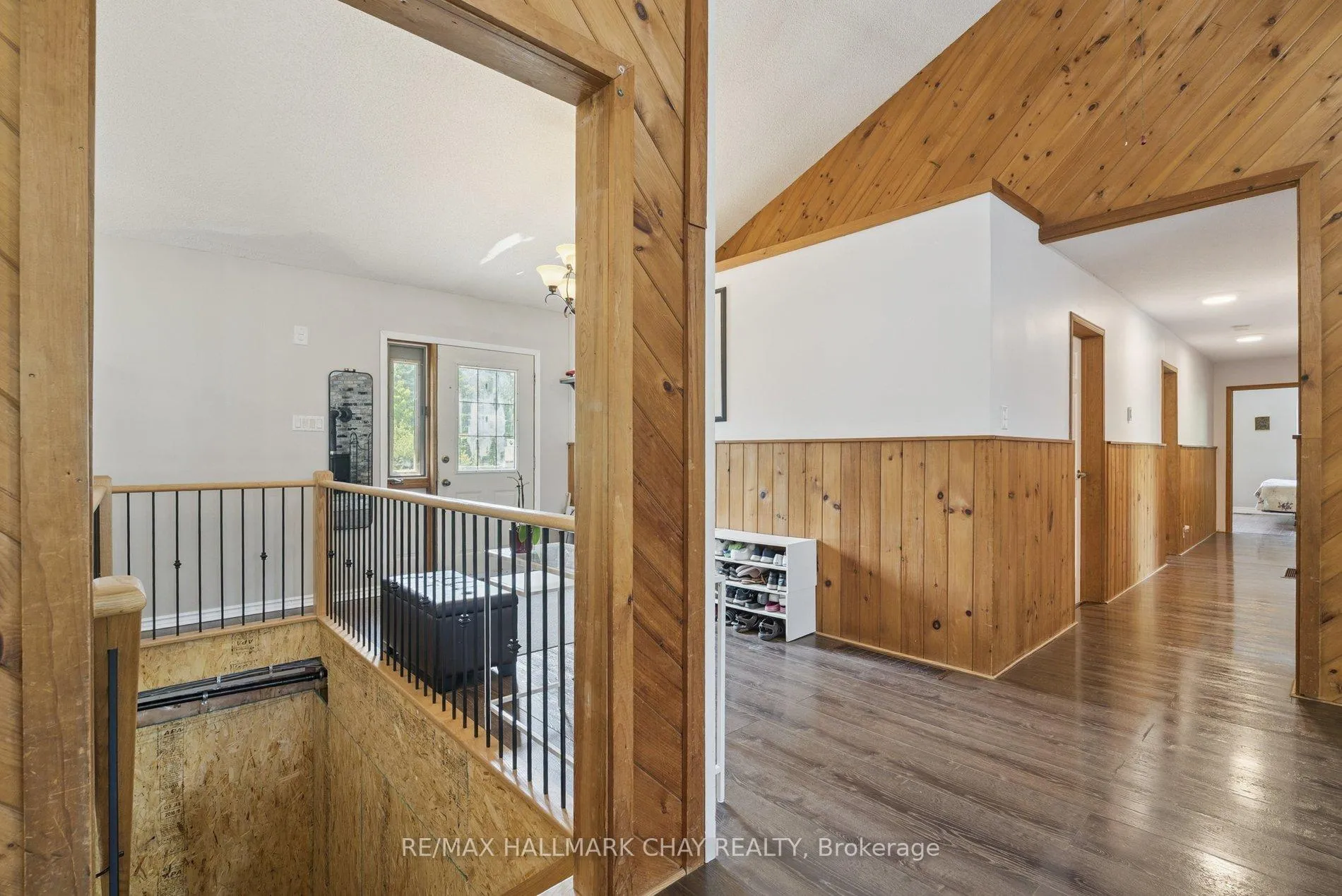 Photo 10 of 7521 County Road 10, Essa, Angus — HOMEH