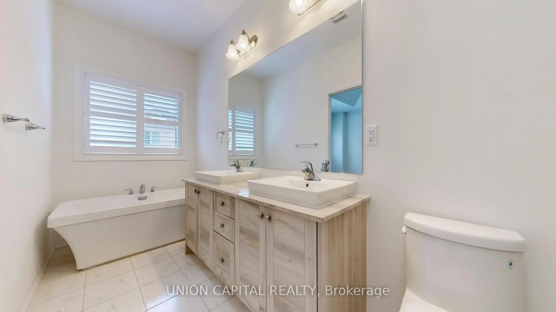 Photo 11 of 158 Ogston Crescent, Whitby, Rural Whitby — HOMEH