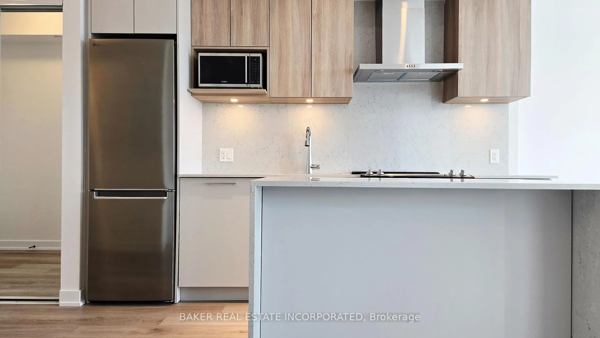 Photo 2 of Unit LPH 4, 500 Plains Road, Burlington, LaSalle — HOMEH