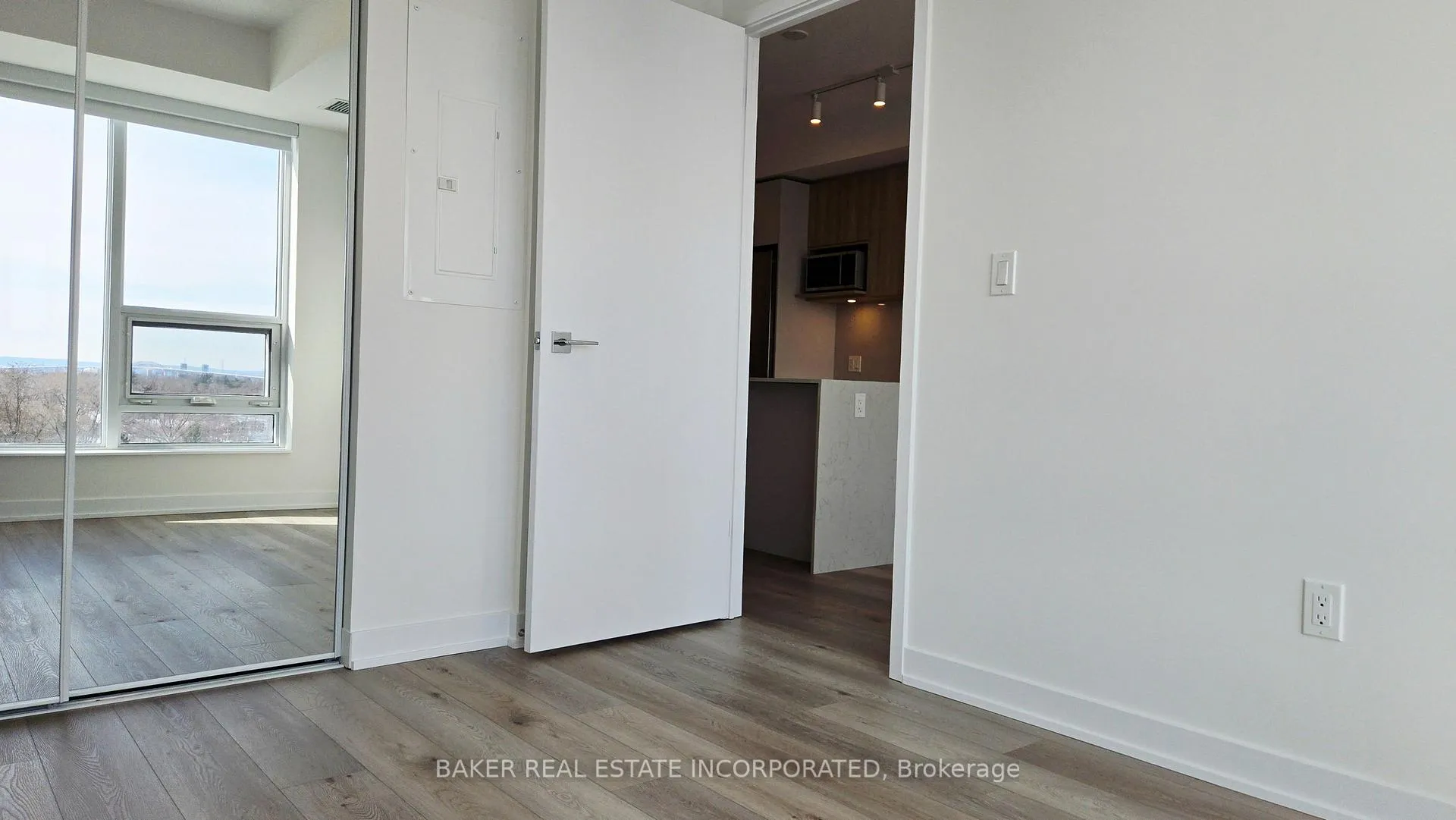 Photo 7 of Unit LPH 4, 500 Plains Road, Burlington, LaSalle — HOMEH
