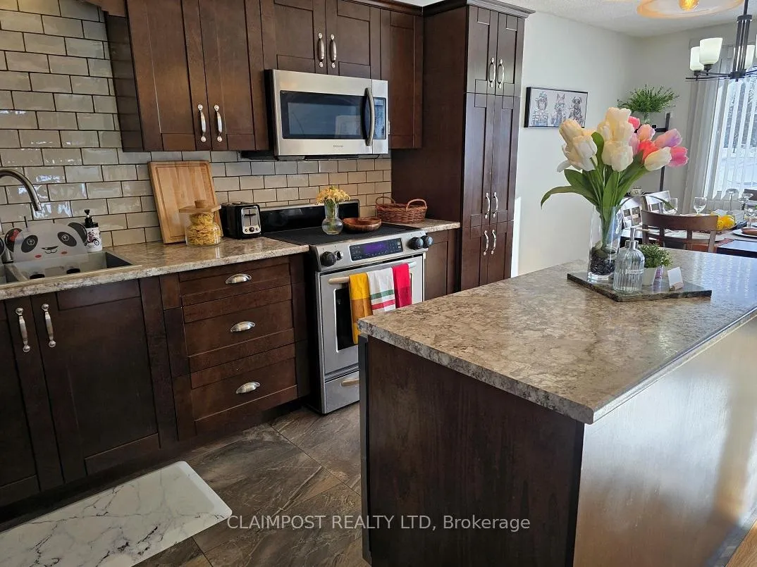 Photo 3 of 217 Malette Crescent, Timmins, TNW - Riverpark — HOMEH