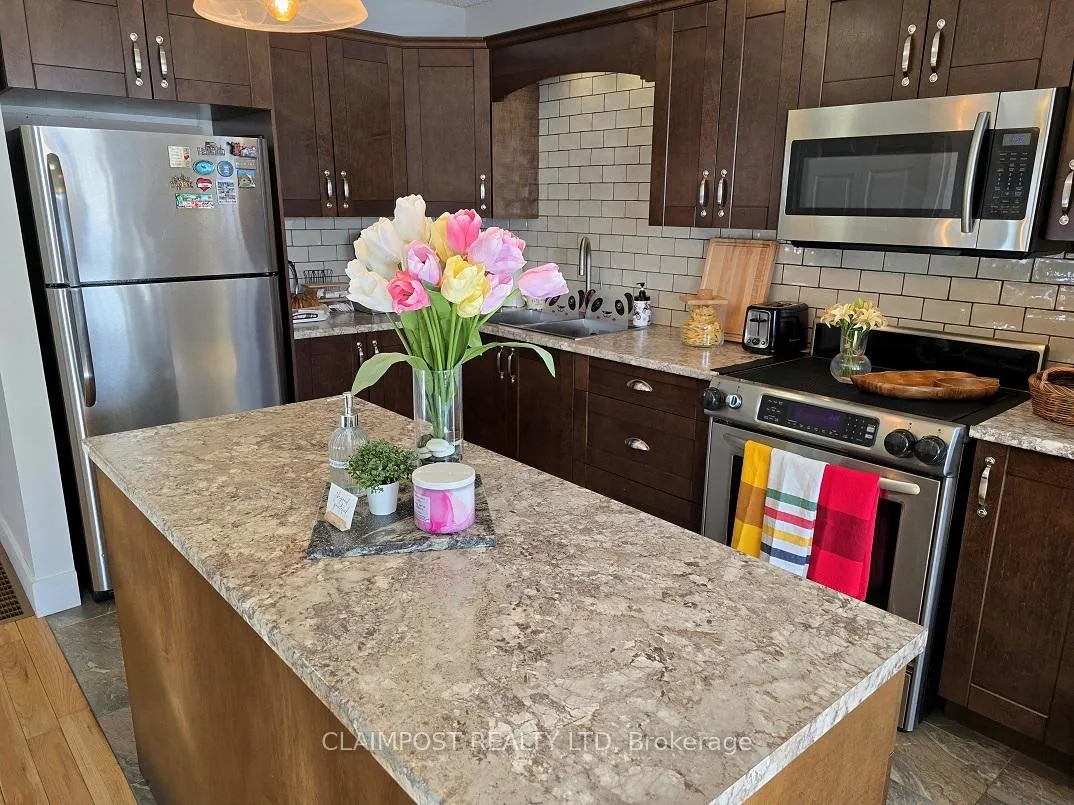 Photo 6 of 217 Malette Crescent, Timmins, TNW - Riverpark — HOMEH