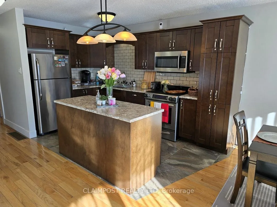 Photo 7 of 217 Malette Crescent, Timmins, TNW - Riverpark — HOMEH