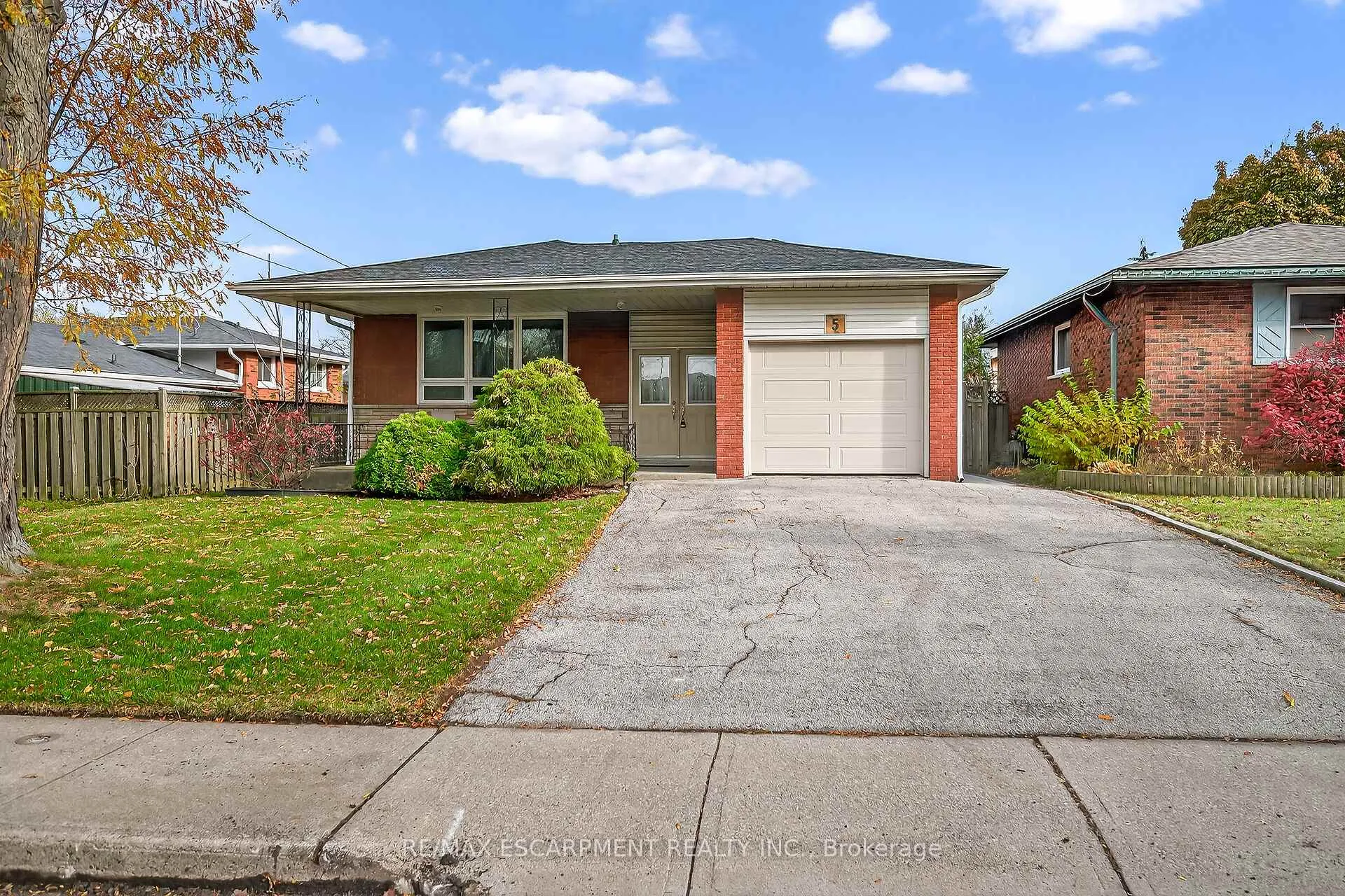 Photo 1 of 5 Mountbatten Drive, Hamilton, Rolston — HOMEH
