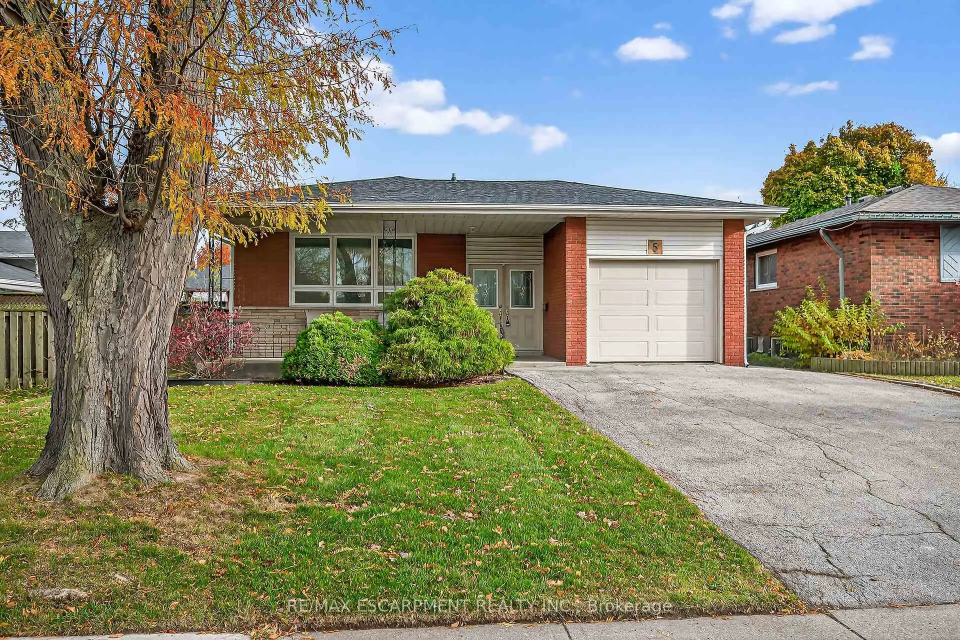 Photo 2 of 5 Mountbatten Drive, Hamilton, Rolston — HOMEH