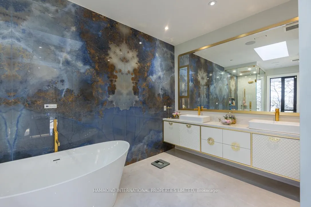 Photo 22 of 26 Valloncliffe Road, Markham, Bayview Glen — HOMEH