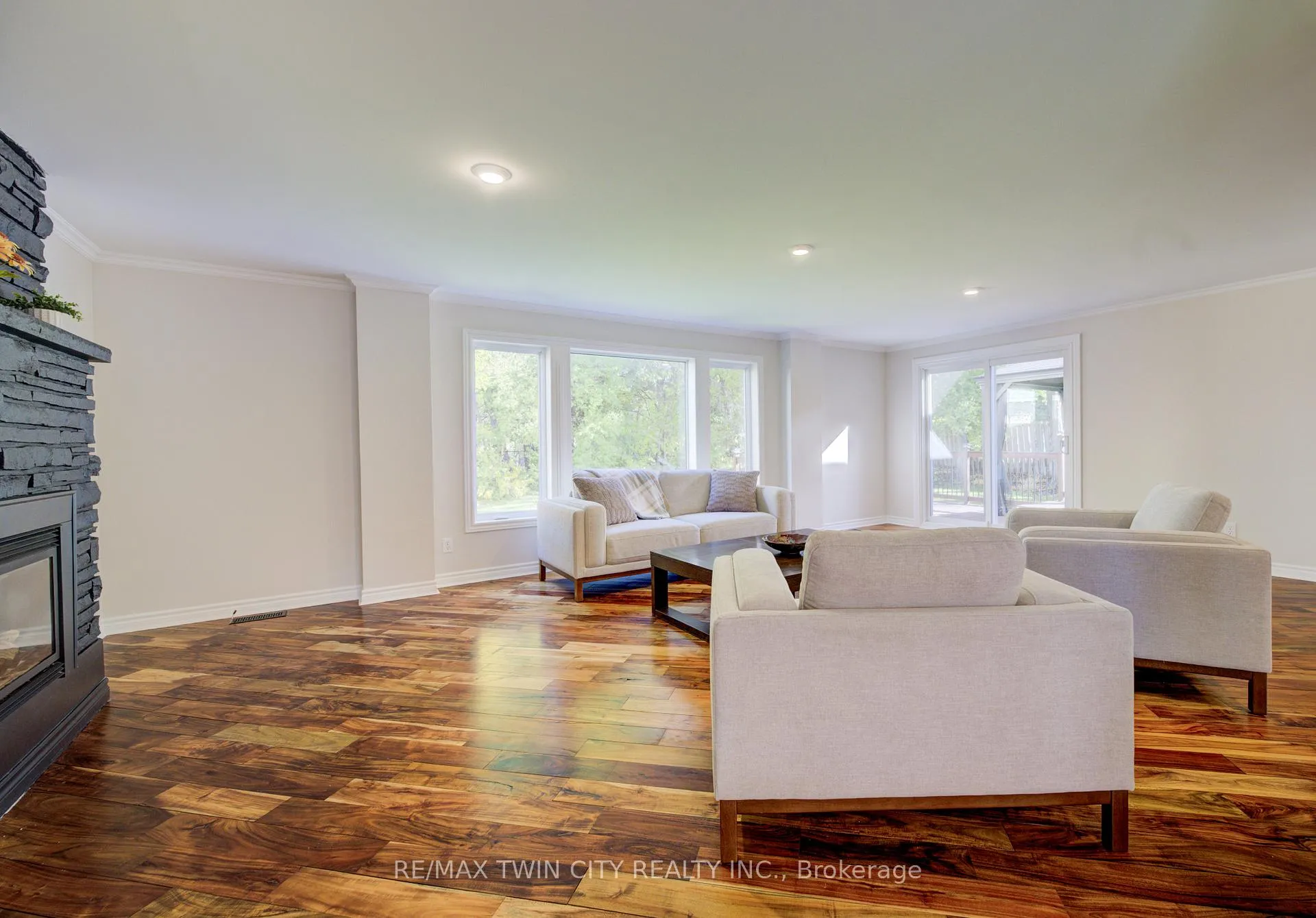 Photo 4 of 6 Churchill Street, Waterloo — HOMEH