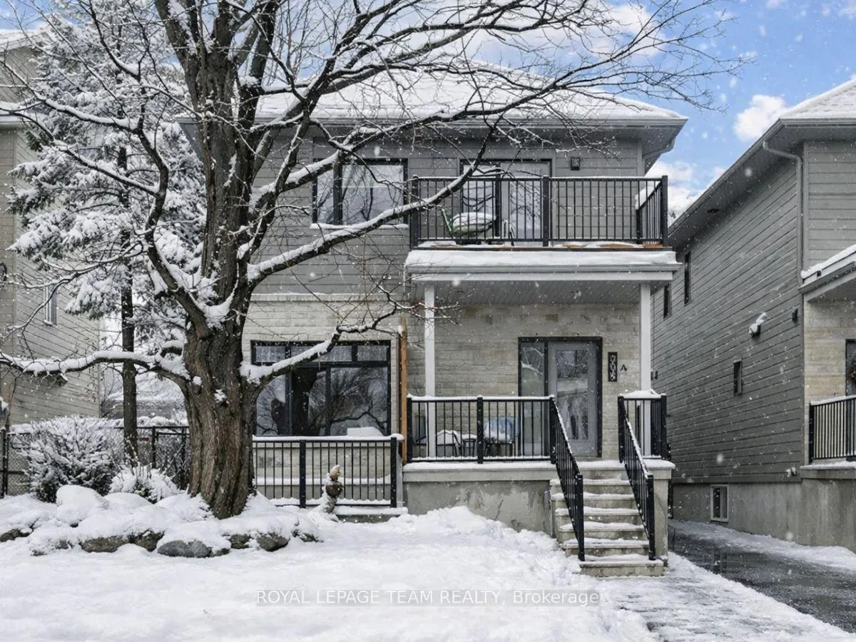 Front of Unit D, 304 Lanark Avenue