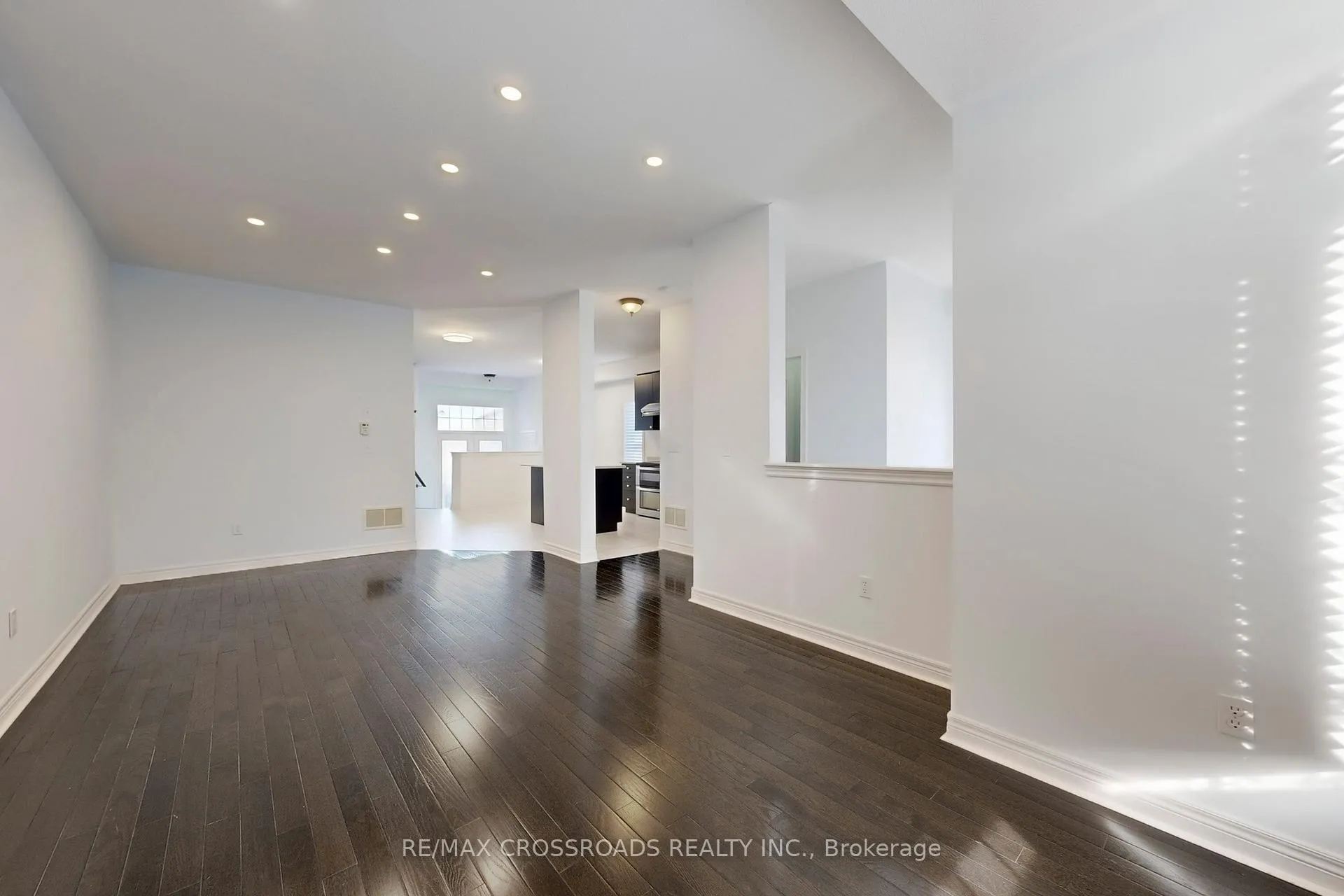 Photo 8 of 76 Rustle Woods Avenue, Markham, Cornell — HOMEH
