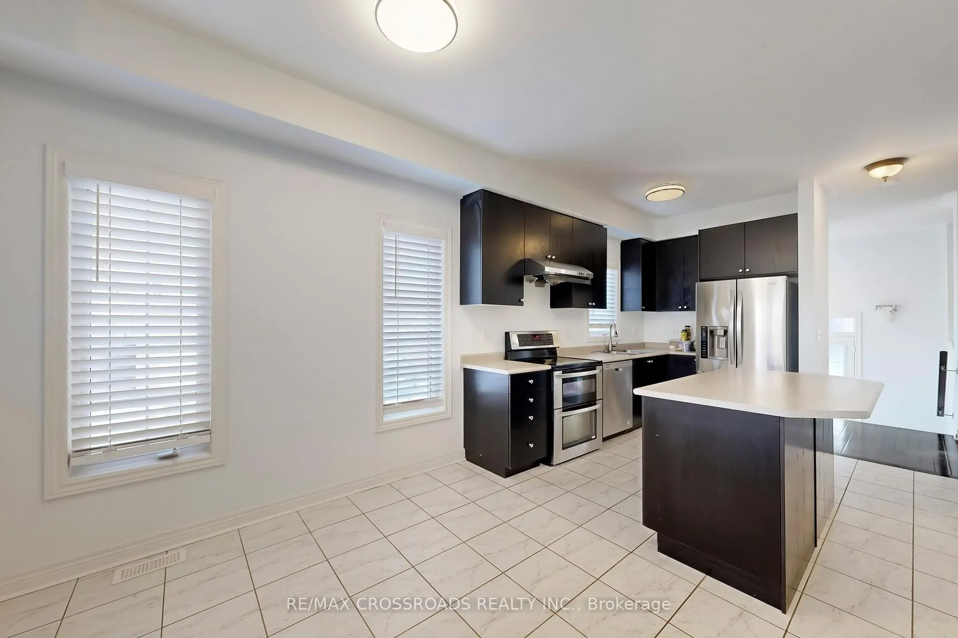 Photo 9 of 76 Rustle Woods Avenue, Markham, Cornell — HOMEH