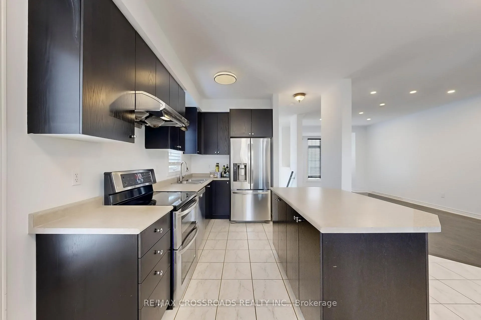 Photo 10 of 76 Rustle Woods Avenue, Markham, Cornell — HOMEH