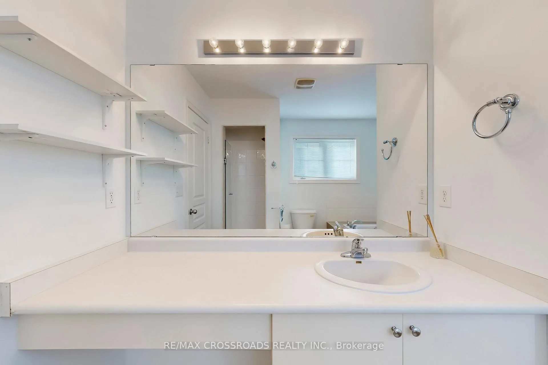 Photo 18 of 76 Rustle Woods Avenue, Markham, Cornell — HOMEH